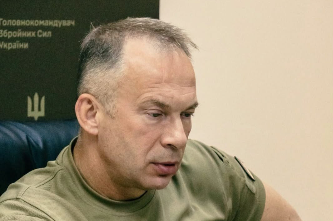 Сирський заявив, що передає Драпатому армію, яка перебуває у наступі