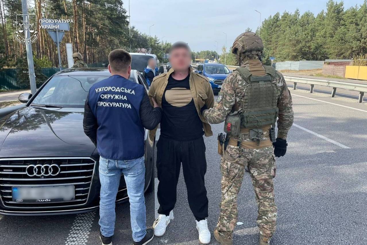 6,6 млн грн у матері загиблого військового: шахраю дали 8 років, але прокуратура вимагає 11
