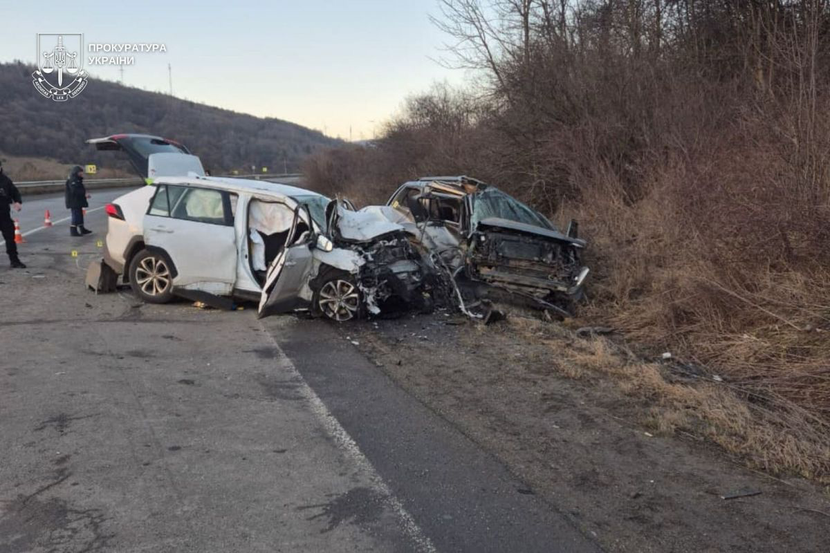 Мати та 13-річний син загинули в ДТП на трасі Київ — Чоп: водійці дали 8 років — відео