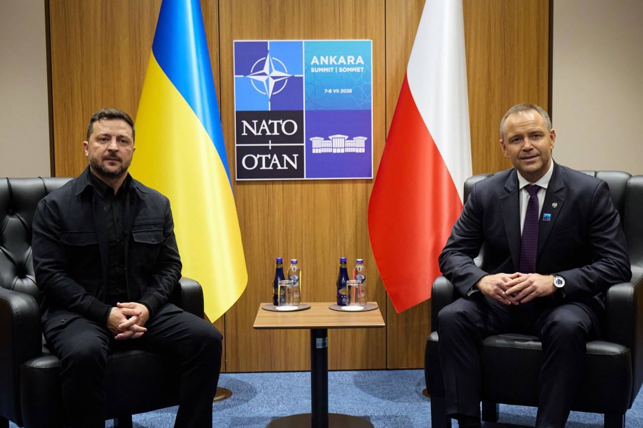 Навроцький після зустрічі із Зеленським заявив, що історичні питання залишаються невирішеними