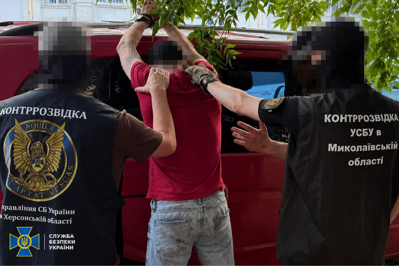 СБУ зірвала теракт у центрі Миколаєва: агент рф закладав вибухівку під авто військового 