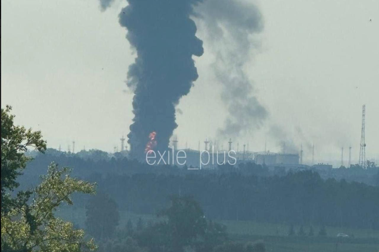 У Башкирії після атаки дронів спалахнув один із ключових нафтотранспортних вузлів РФ (відео)
