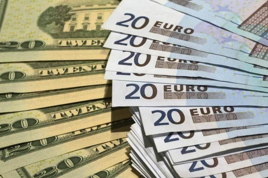 Курс валют в Україні на 5 серпня: скільки коштує долар і євро 