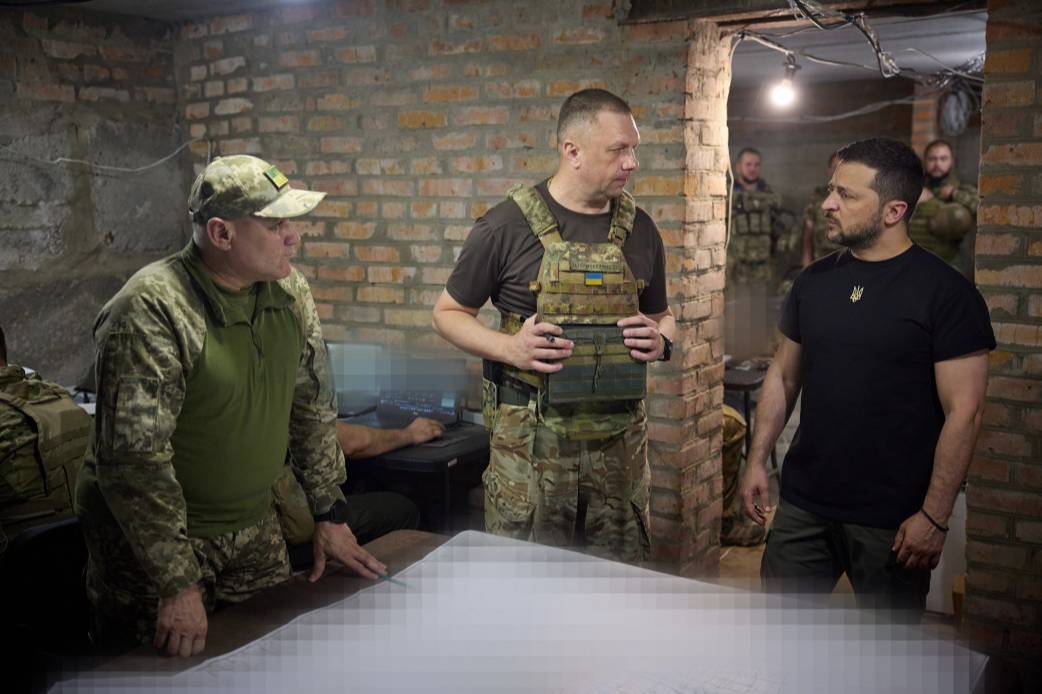Зеленський відвідав бригади, які наступають на півдні (відео)