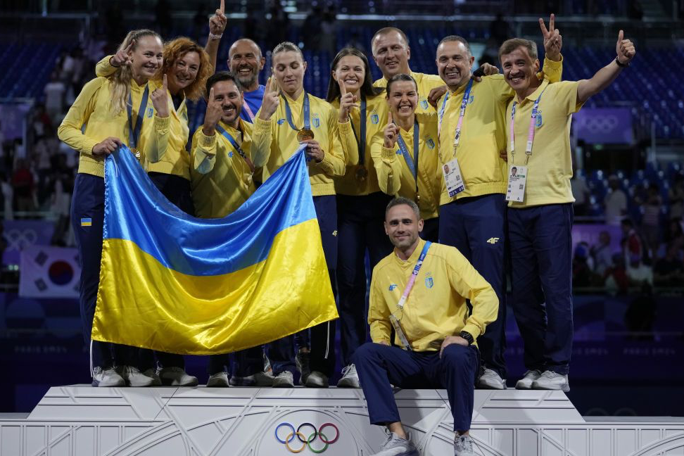 Україна завершила свої виступи на Олімпіаді з 12 медалями