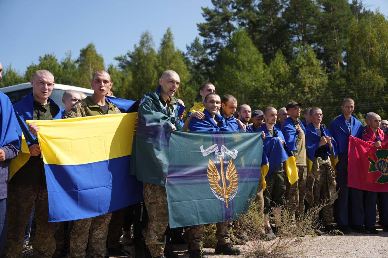 З російського полону повернулися ще 115 українських військових (фото, відео)