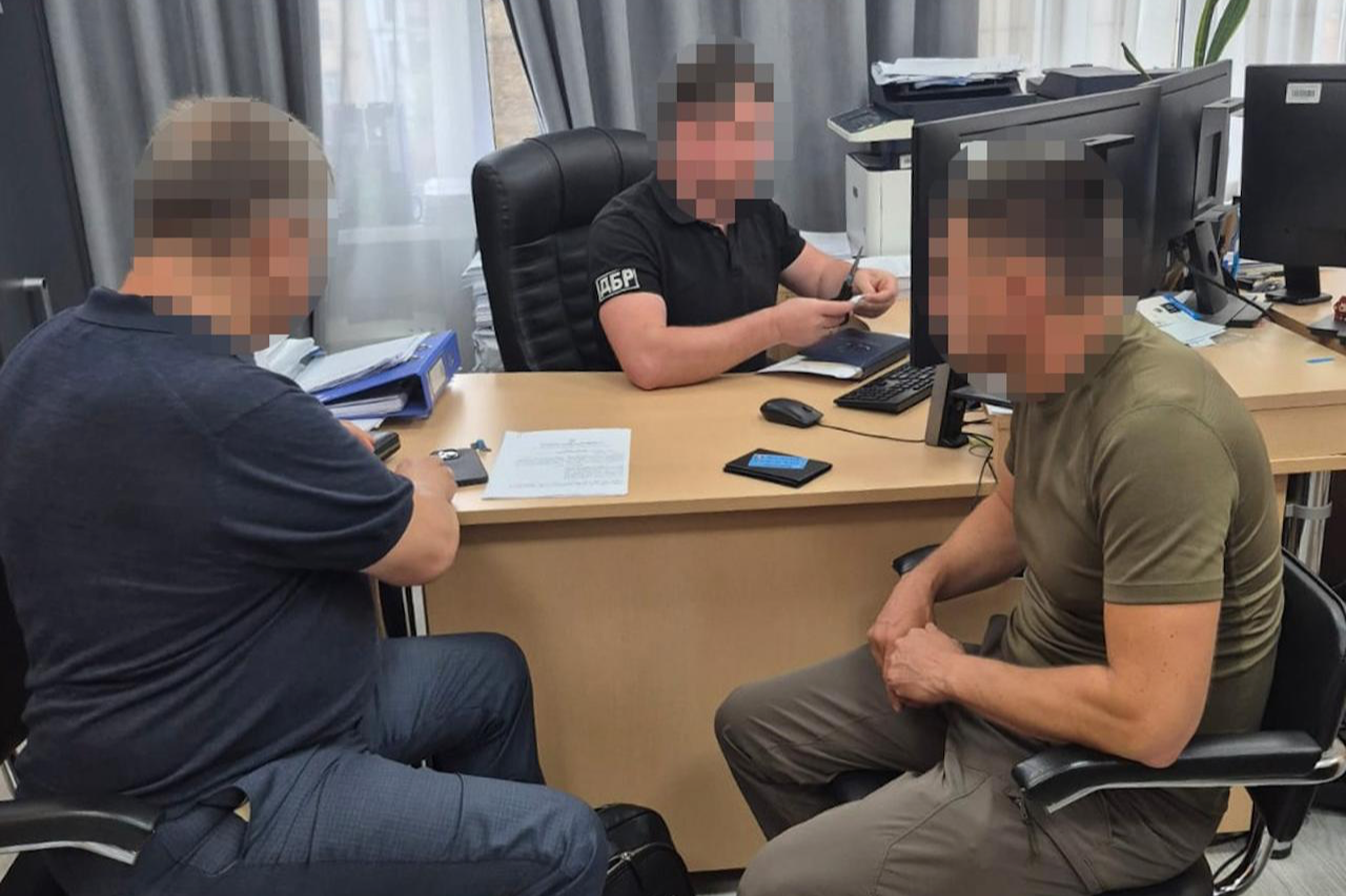 Квартири, авто й апартаменти в Буковелі: екскерівника логістики Повітряних Сил підозрюють у незаконному збагаченні