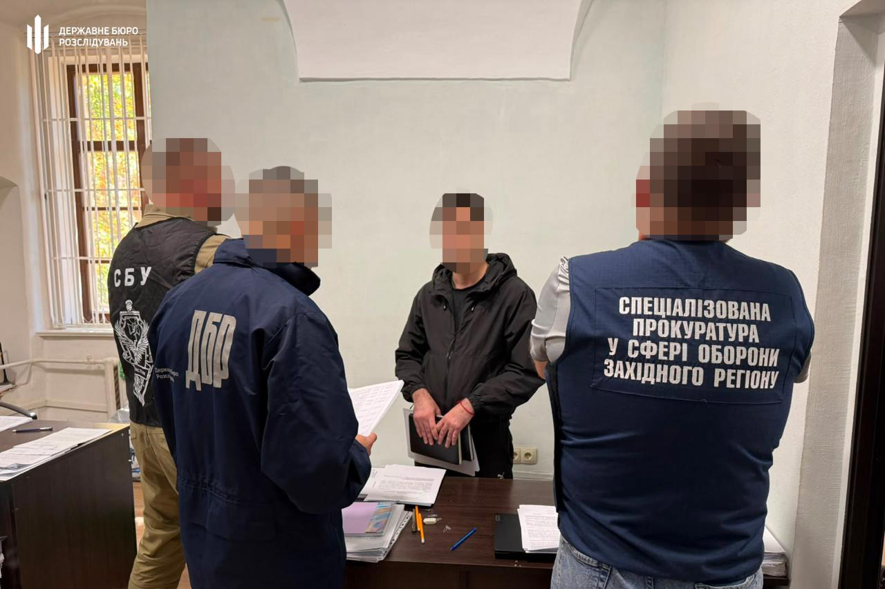 «Абонемент» на кордон за $30 тисяч: на Львівщині судитимуть прикордонника