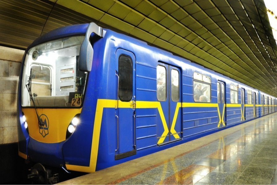З 5 вересня поїзди у київському метро їздитимуть частіше