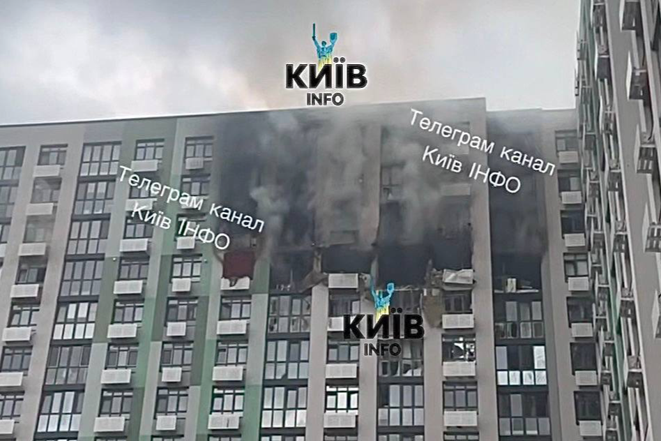 Атака на Київ: у 16-поверхівці спалахнула пожежа на рівні 14–15 поверхів