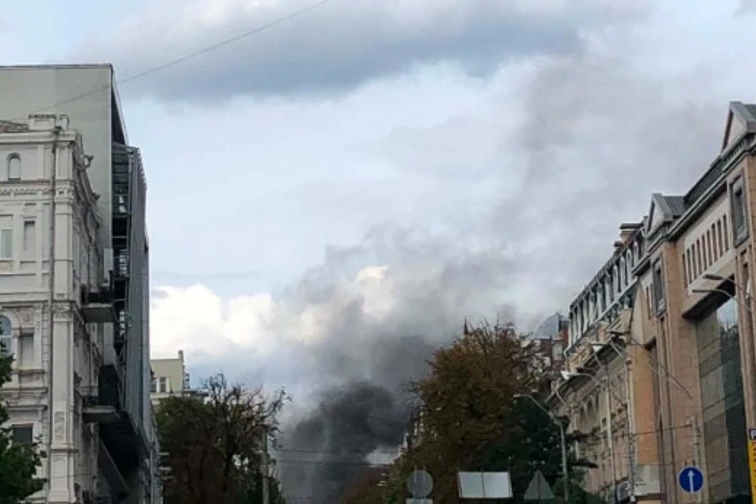 Росія спрямувала дрон у кабінет керівника СБУ в центрі Києва: Зеленський наказав відповісти