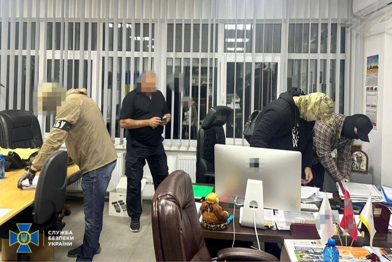 Підрив ТЦК, будинків суддів і замах на блогера: СБУ заявила про викриття групи організаторів