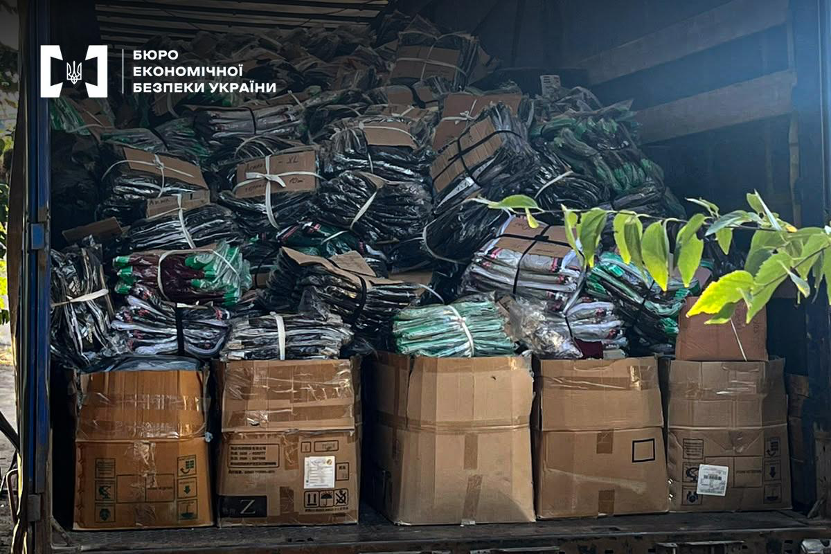 Gucci, Versace та Calvin Klein «родом» із Миколаєва: БЕБ викрило фабрику підробок на 50 млн грн