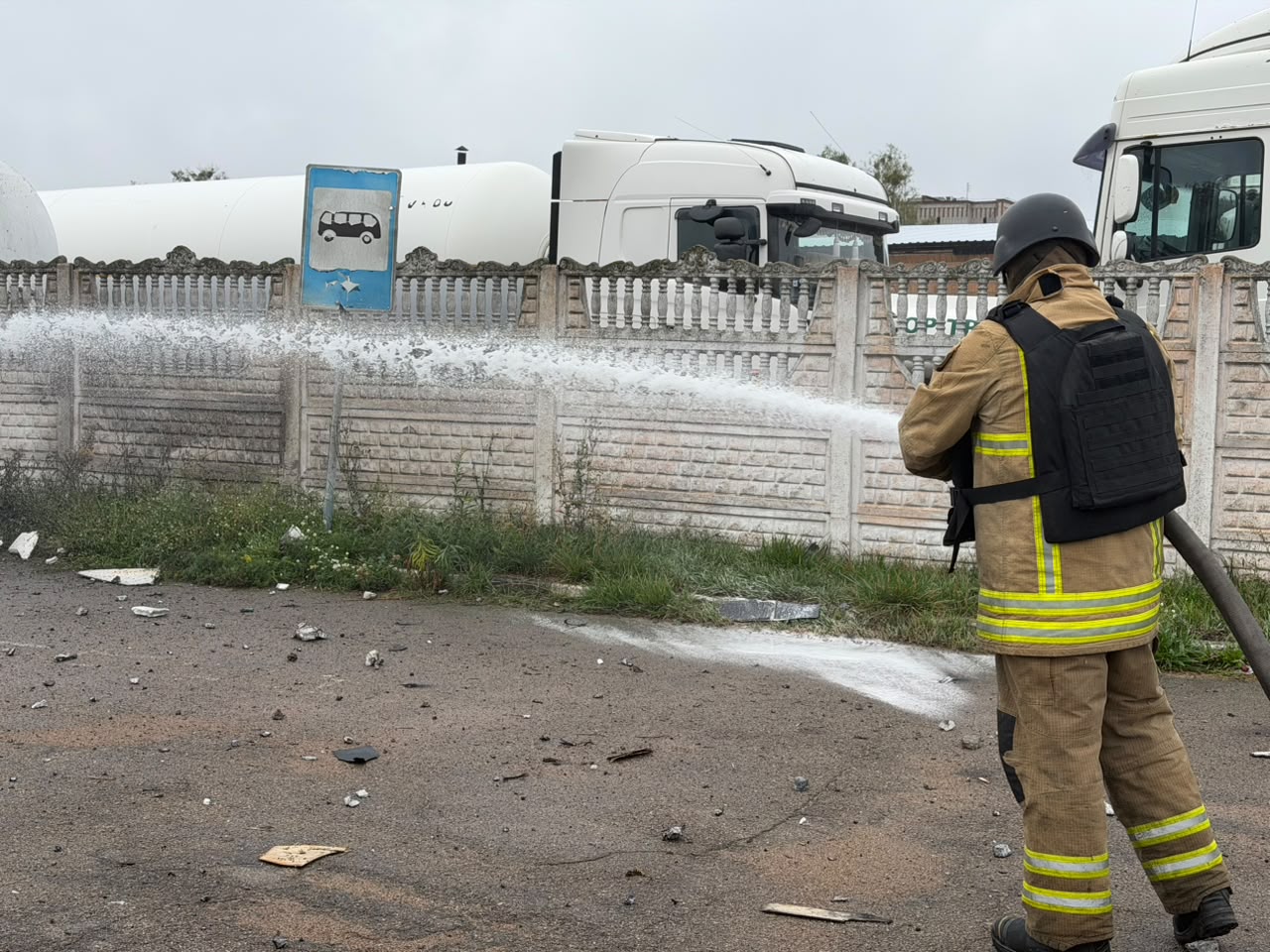 Росія за ранок атакувала одразу дві АЗС на Житомирщині: одна — на трасі М-06
