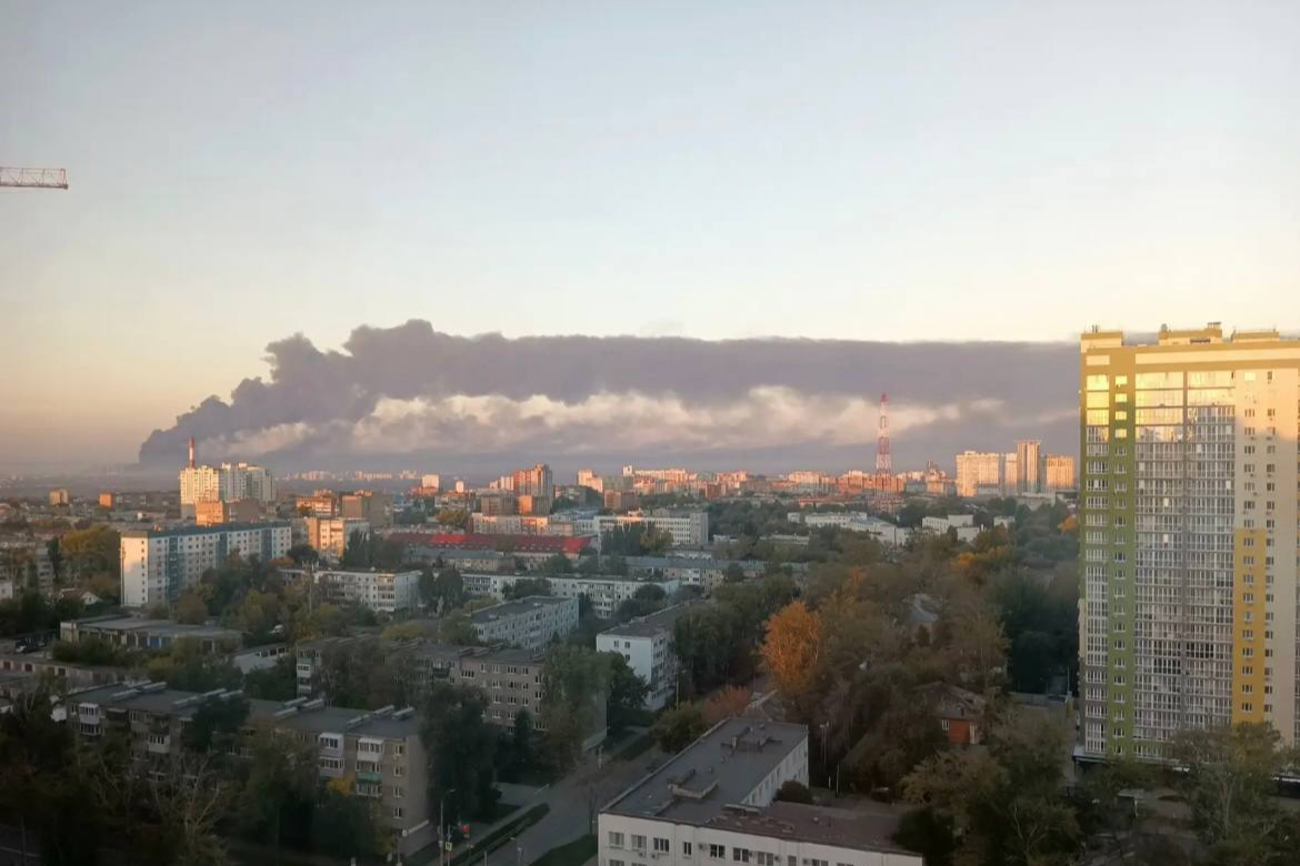 Один із великих НПЗ Росії знову у вогні: Генштаб підтвердив удар по Куйбишевському заводу