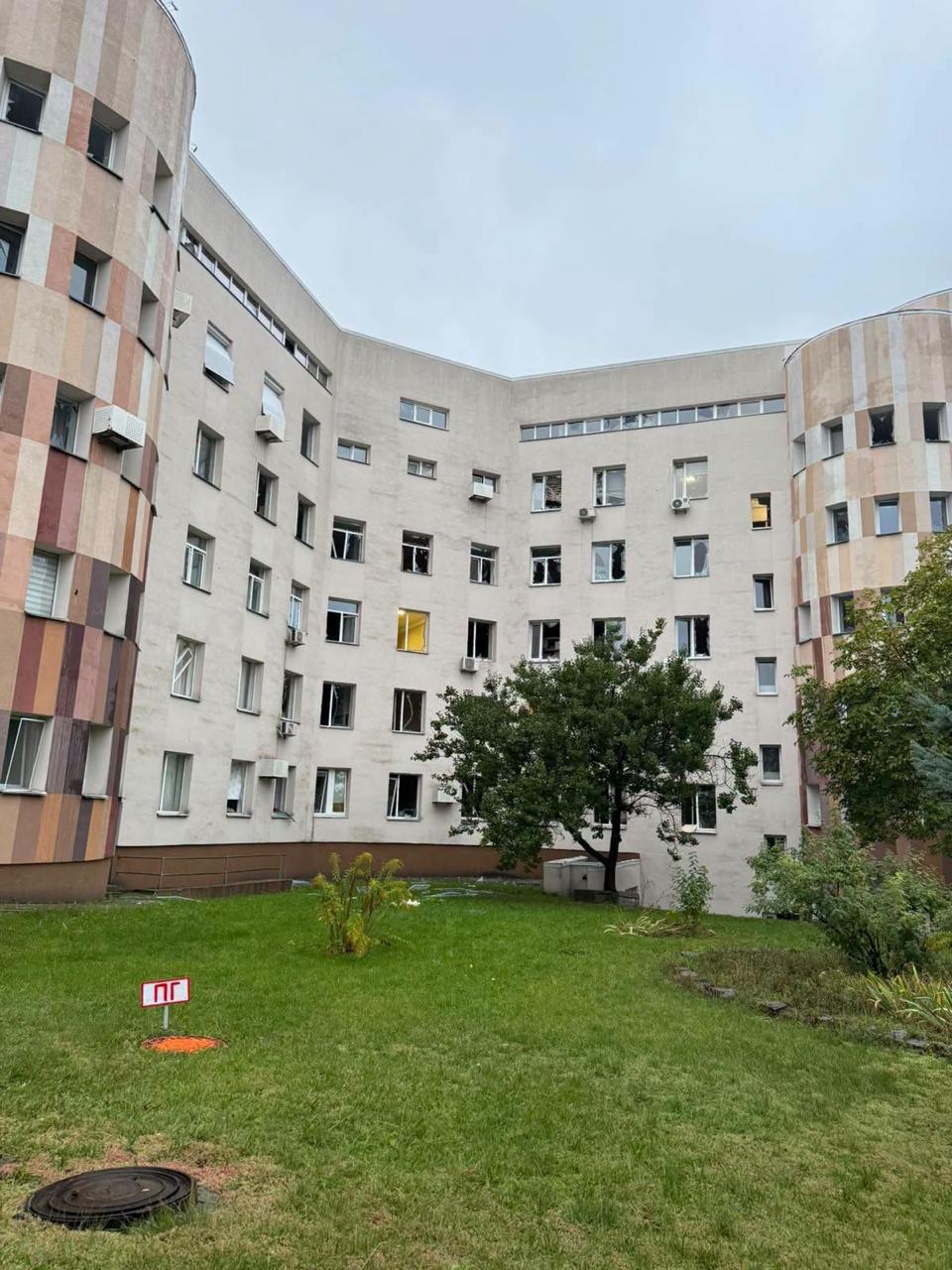 Поки Київ атакувала балістика, в укритті пологового будинку народився хлопчик
