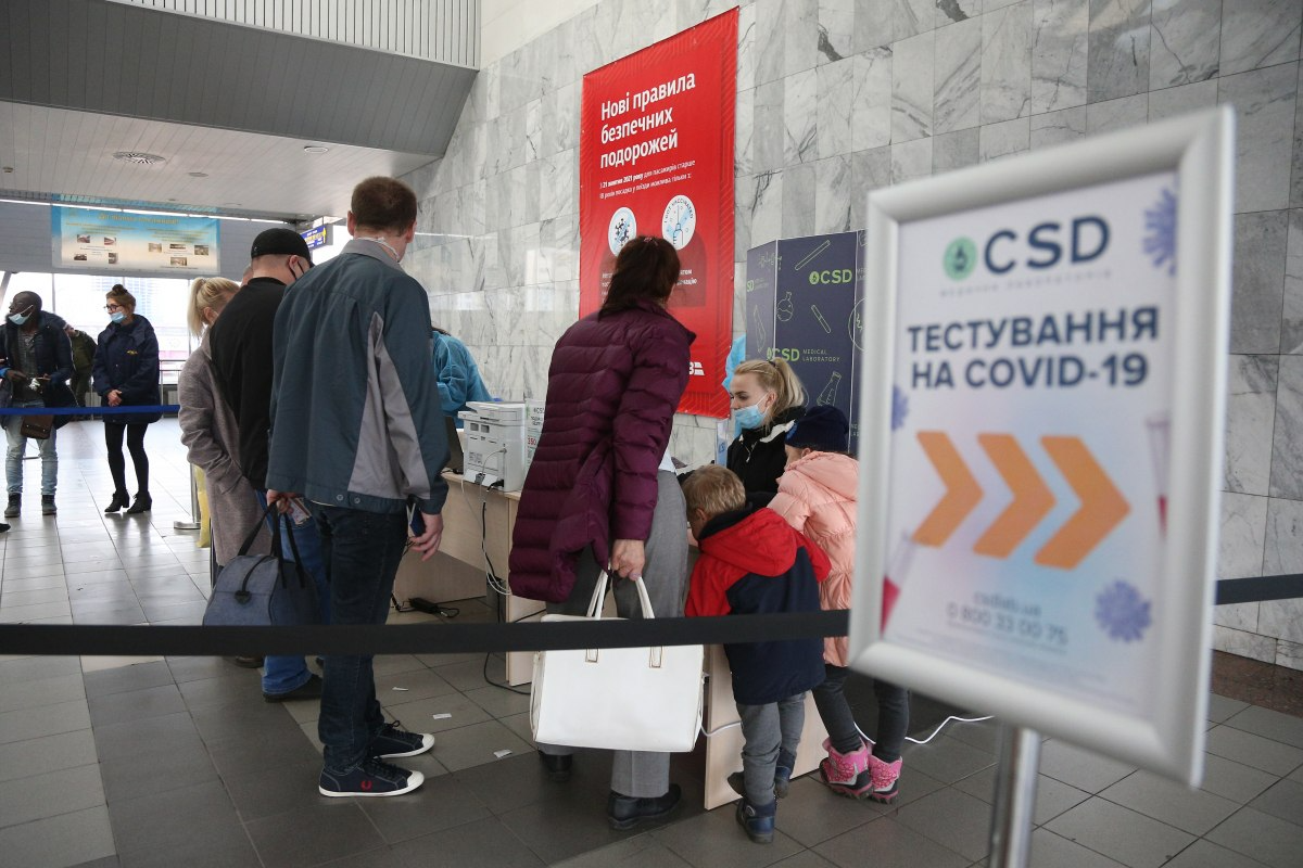 21 жовтня на залізничних вокзалах України вакцинували пів тисячі осіб