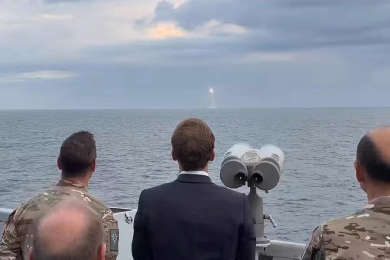 Франція випробувала ракету M51.3 з атомного підводного човна (відео)