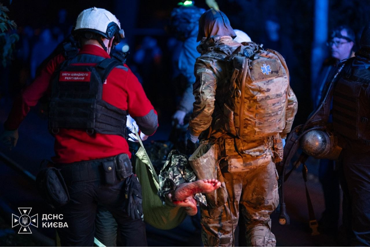 Російська атака на Київ: четверо загиблих і 32 постраждалих — у столиці перебої зі світлом