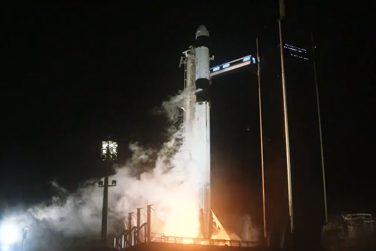 NASA та SpaceX запустили корабель Crew Dragon-3 на Міжнародну космічну станцію (відео)