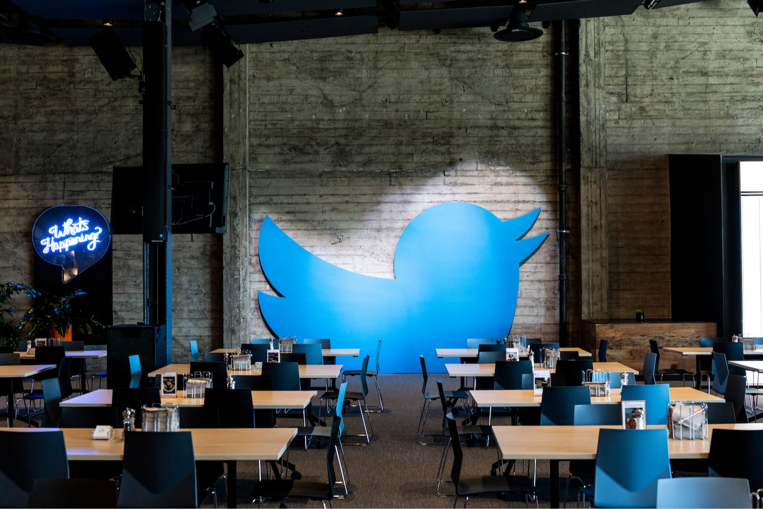 Працівників компанії Twitter розпочнуть звільняти 4 листопада — ЗМІ
