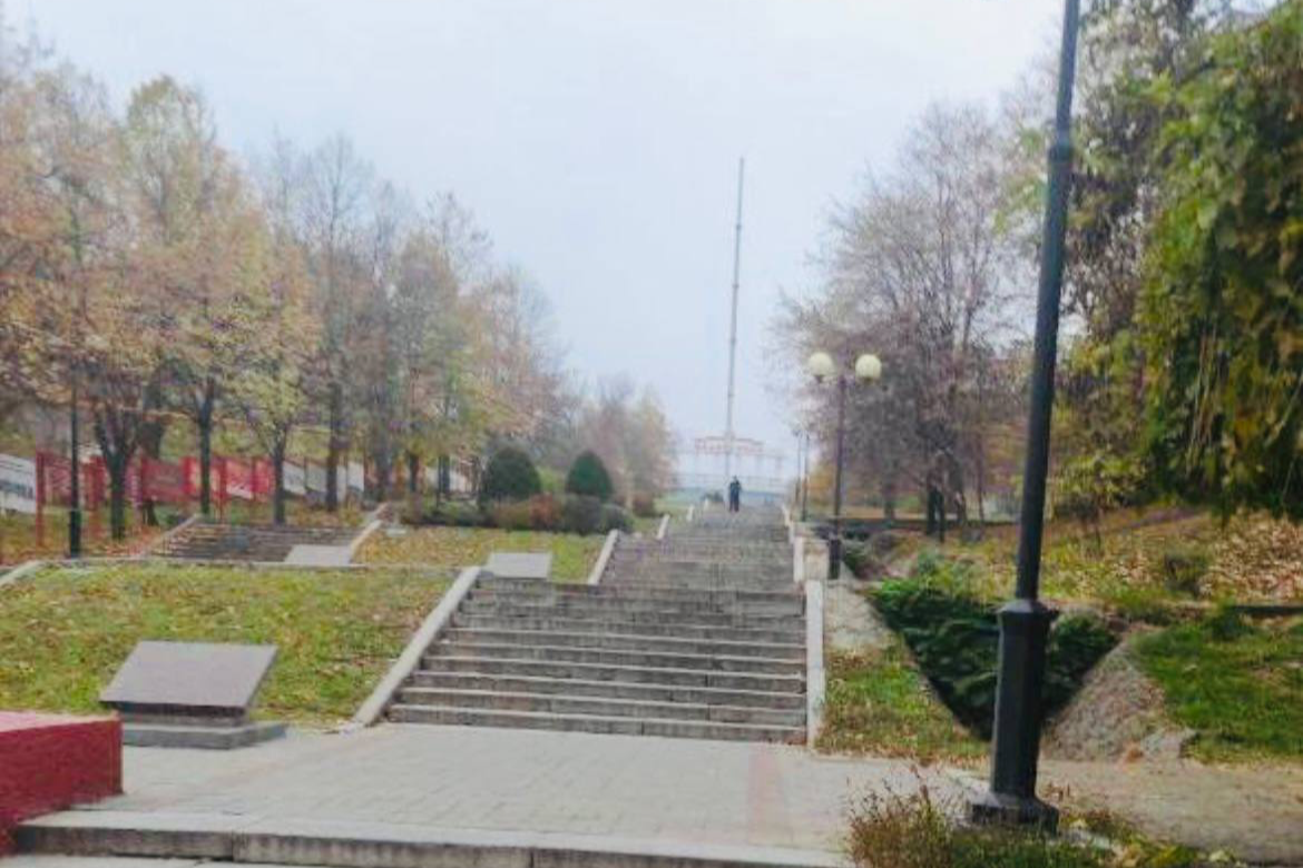 З головної площі Мелітополя зник російський прапор (фото)