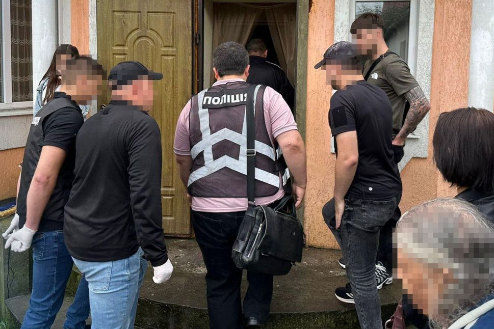 З Вірменії до України екстрадували шахрая, який ошукав волонтерів і військових на 20 млн грн