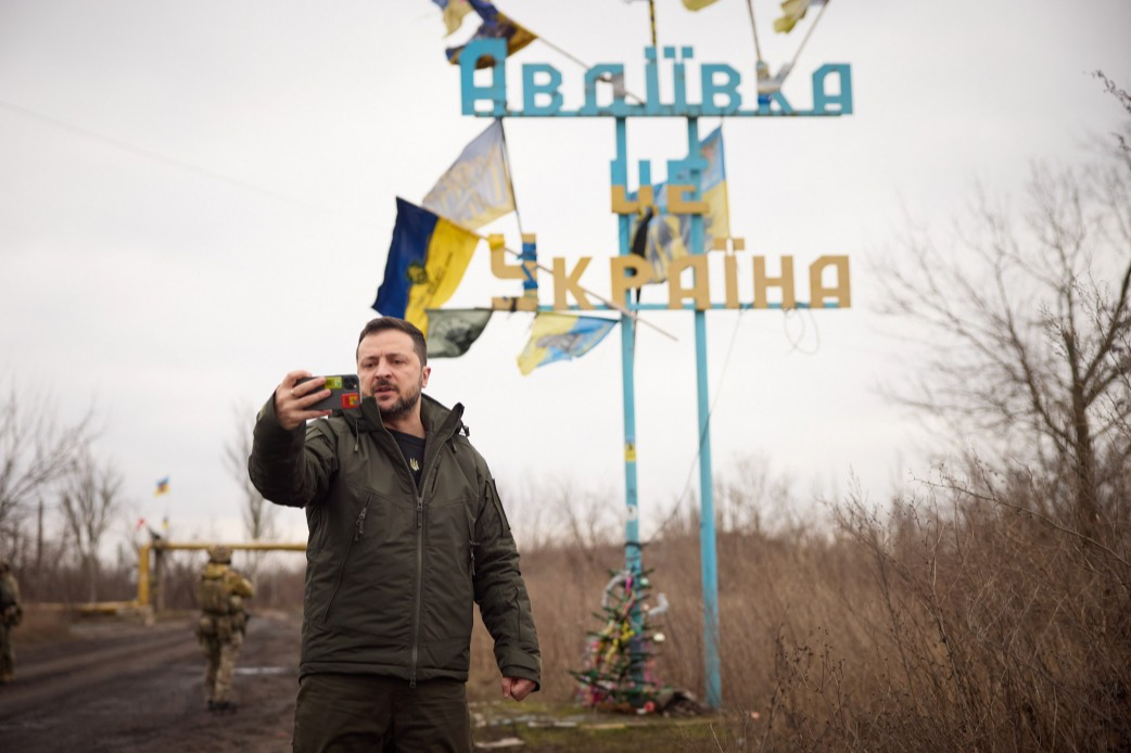 Зеленський відвідав військових в Авдіївці (відео)