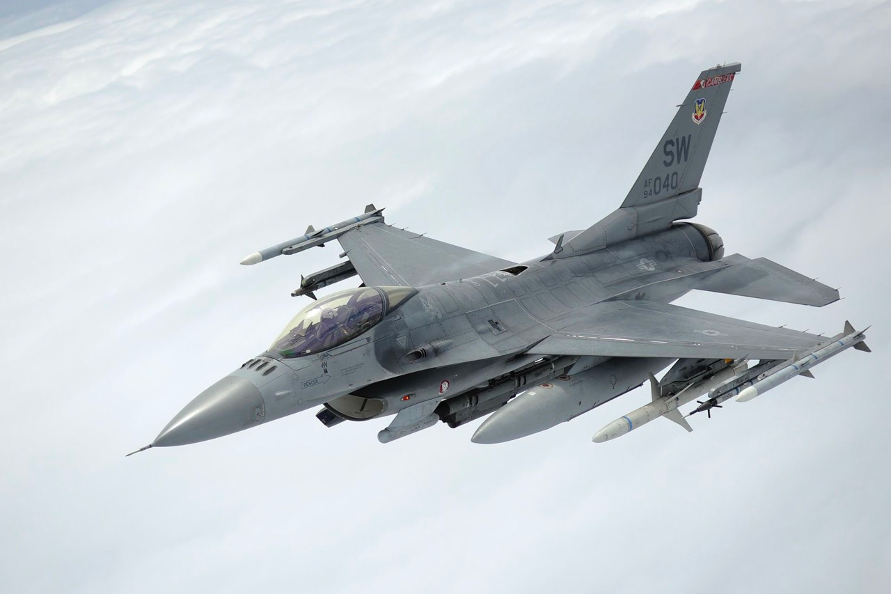 Україна може отримати перші винищувачі F-16 до кінця року — ISW