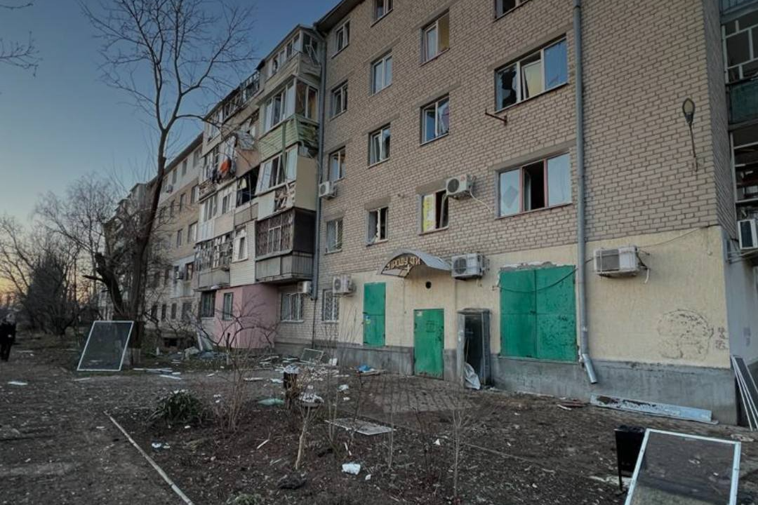Через нічний обстріл Херсона загинуло подружжя. Є поранений