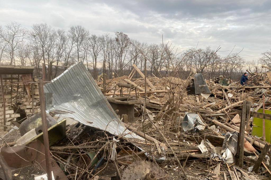 Росіяни поцілили ракетою у житловий сектор Сміли на Черкащині: є поранені (фото)