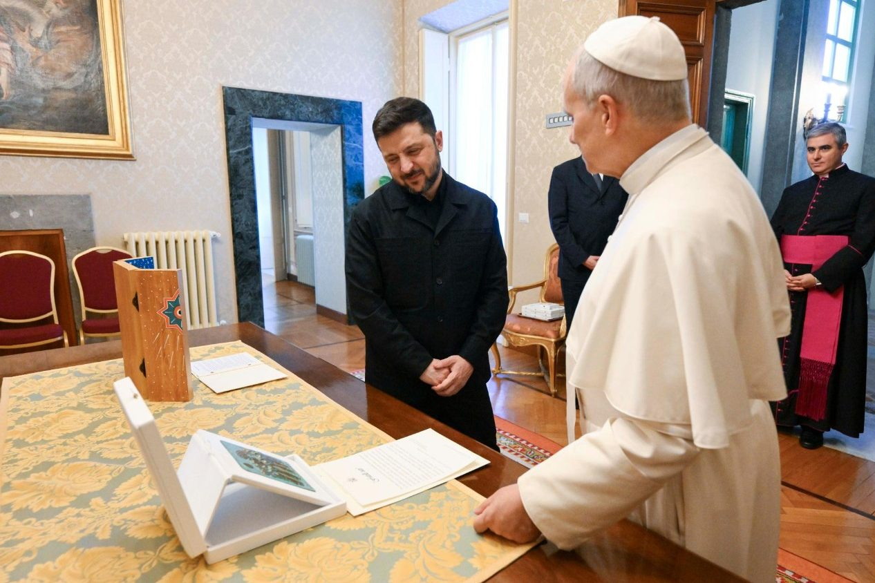 Зеленський зустрівся у Ватикані з папою римським Левом XIV (фото)